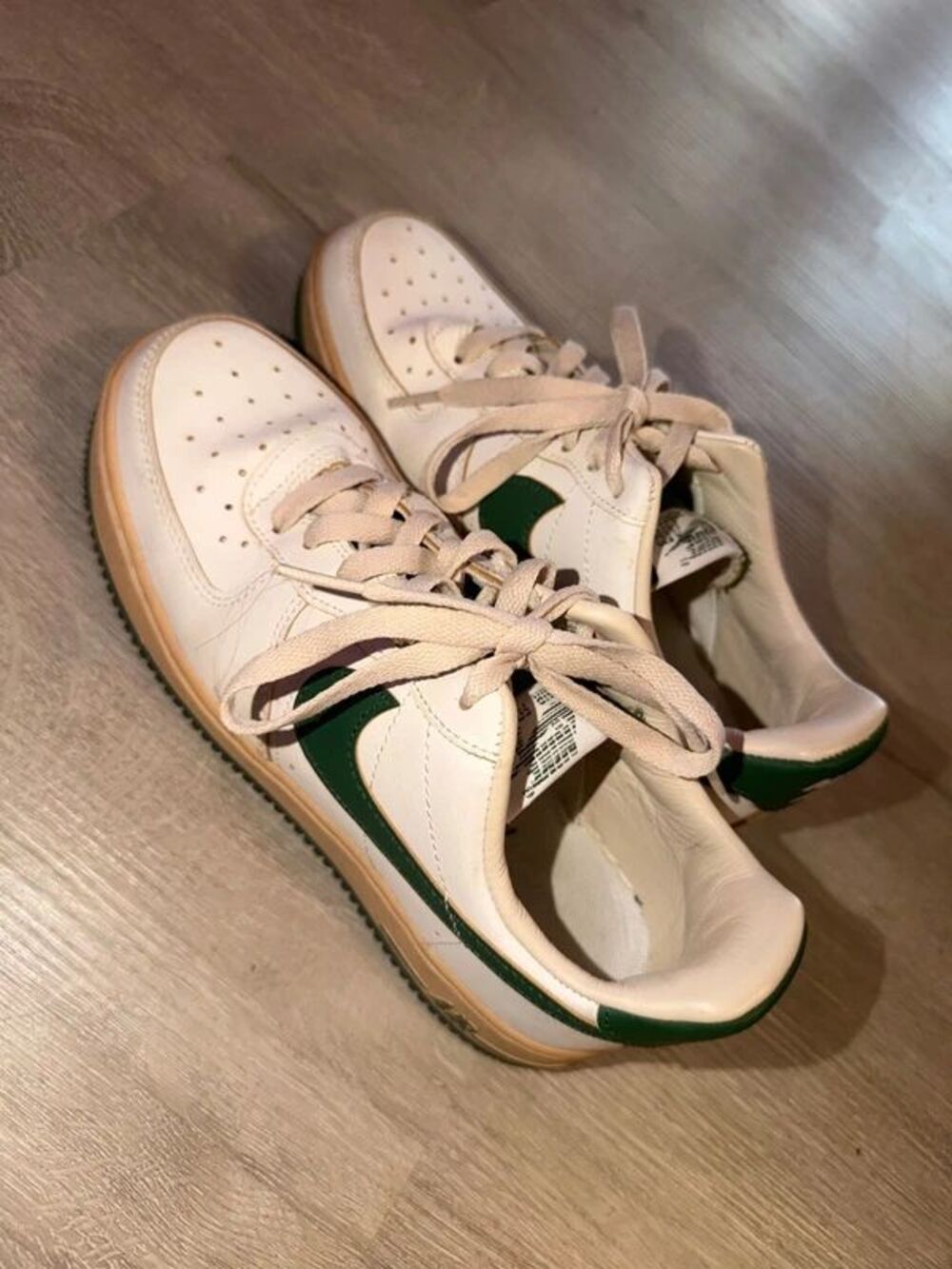 Nike Air Force 1 Low '07 LV8 Vintage "Gorge Green" sneakers, 7.5
